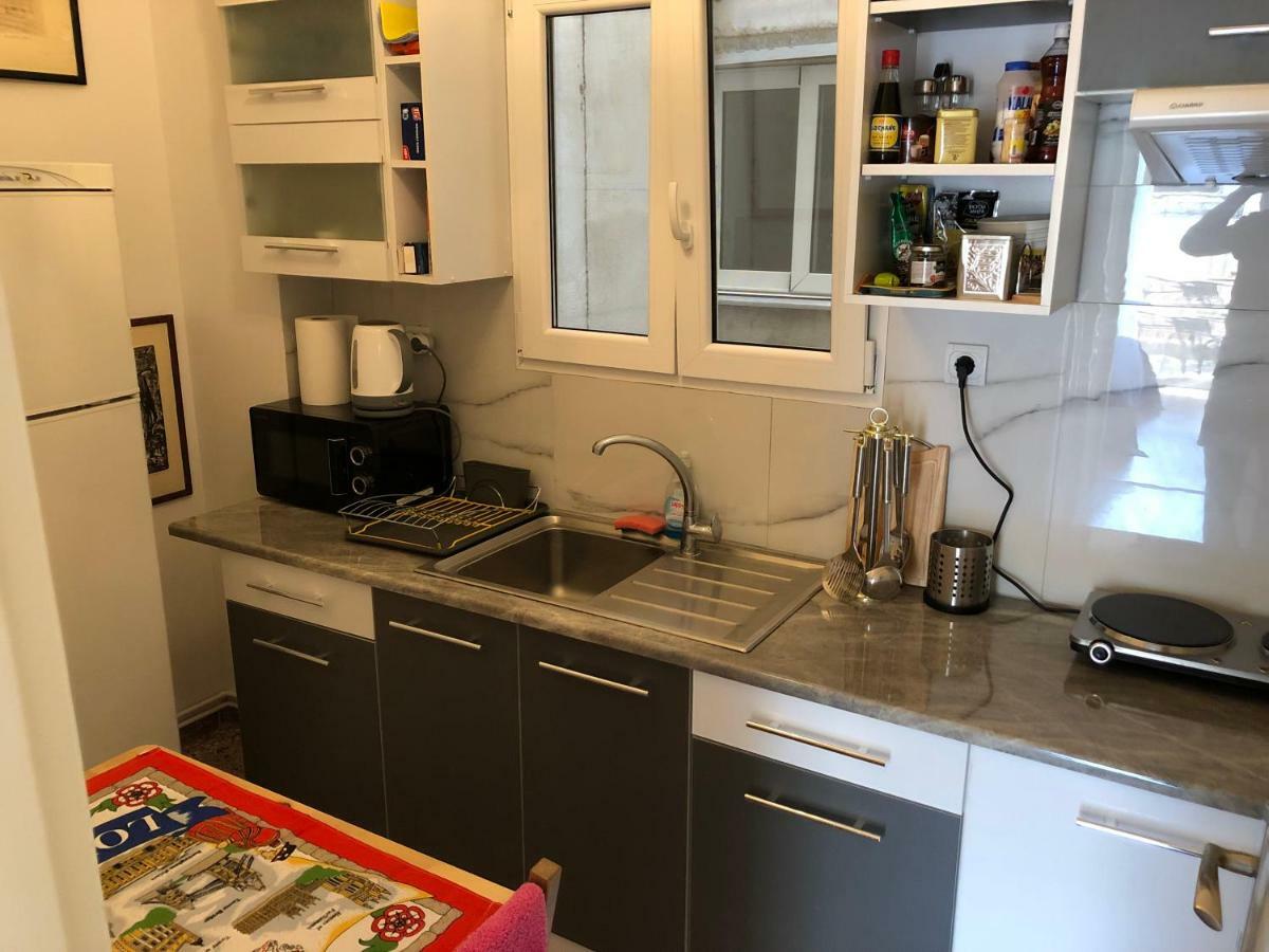 Metaxourgio Spacious Two Bedroom Apartment Atenas Exterior foto